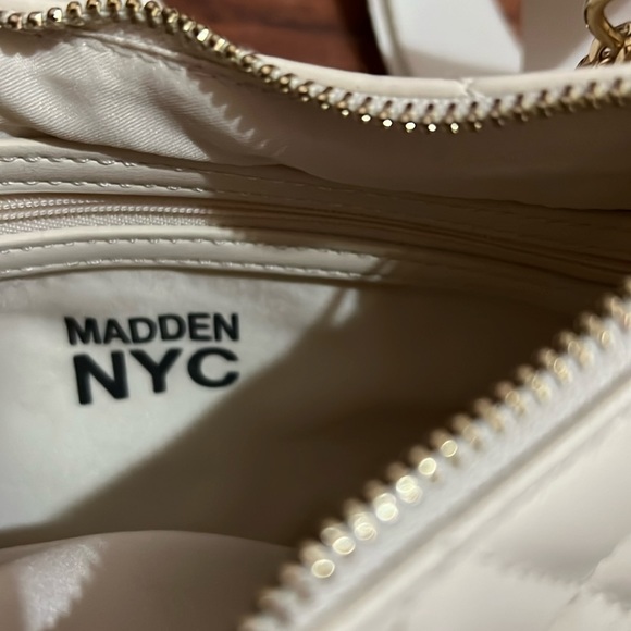 Madden NYC crossbody purse - Picture 4 of 7
